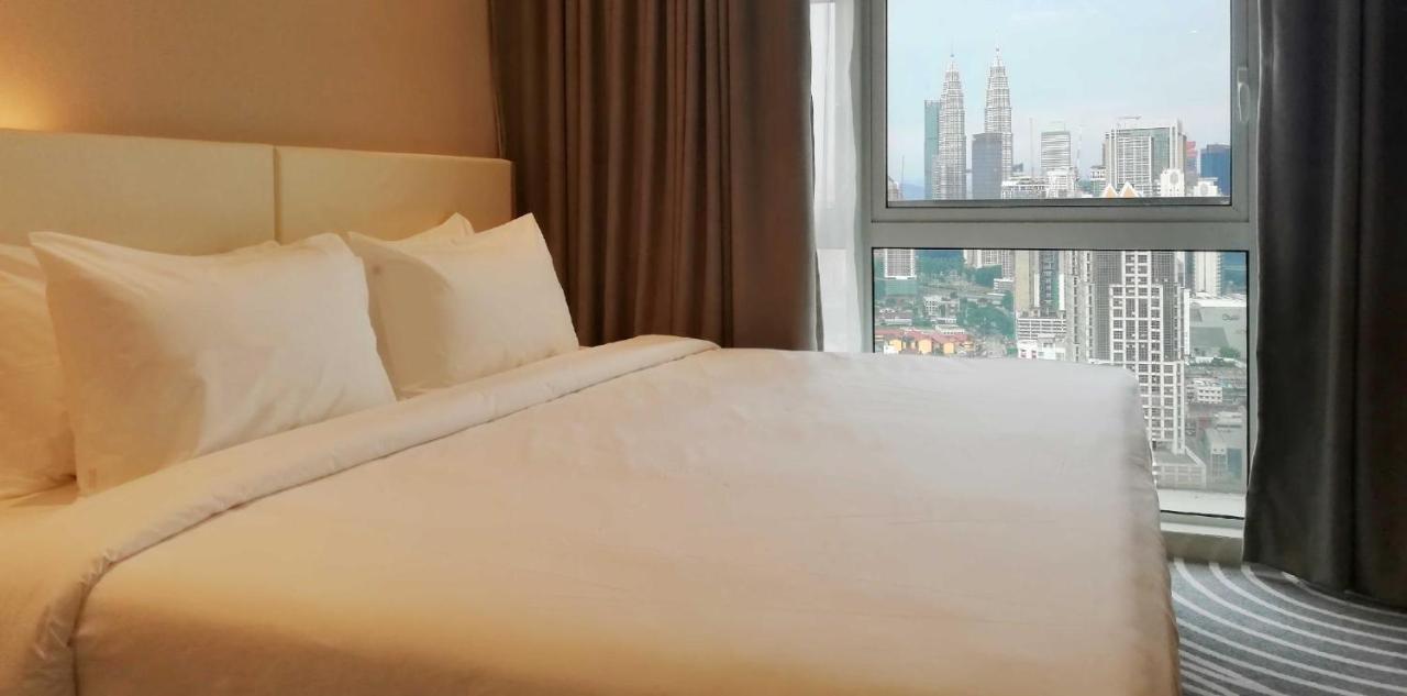 Upper View Regalia Hotel Куала Лумпур Екстериор снимка
