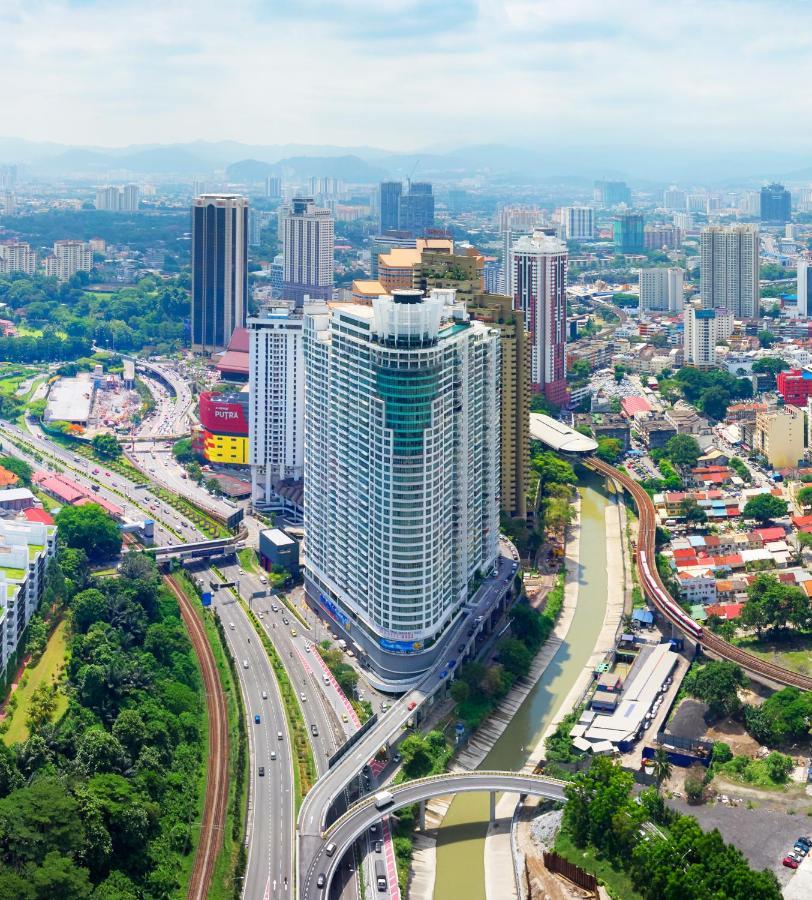 Upper View Regalia Hotel Куала Лумпур Екстериор снимка