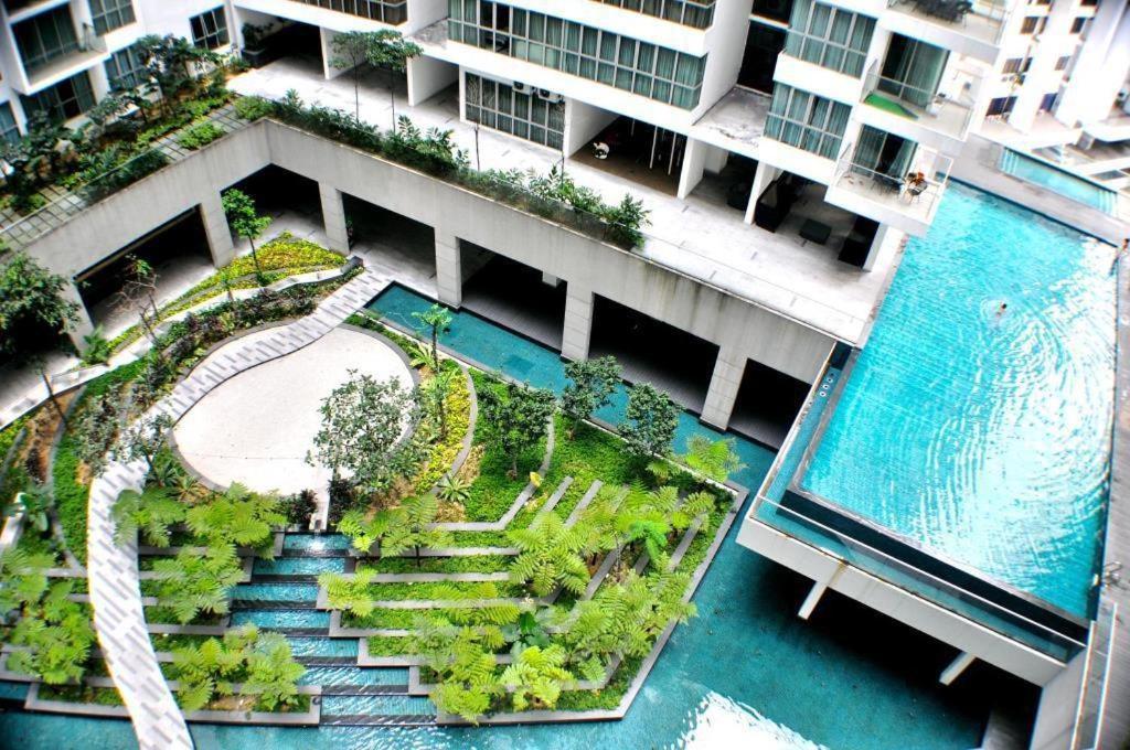 Upper View Regalia Hotel Куала Лумпур Екстериор снимка