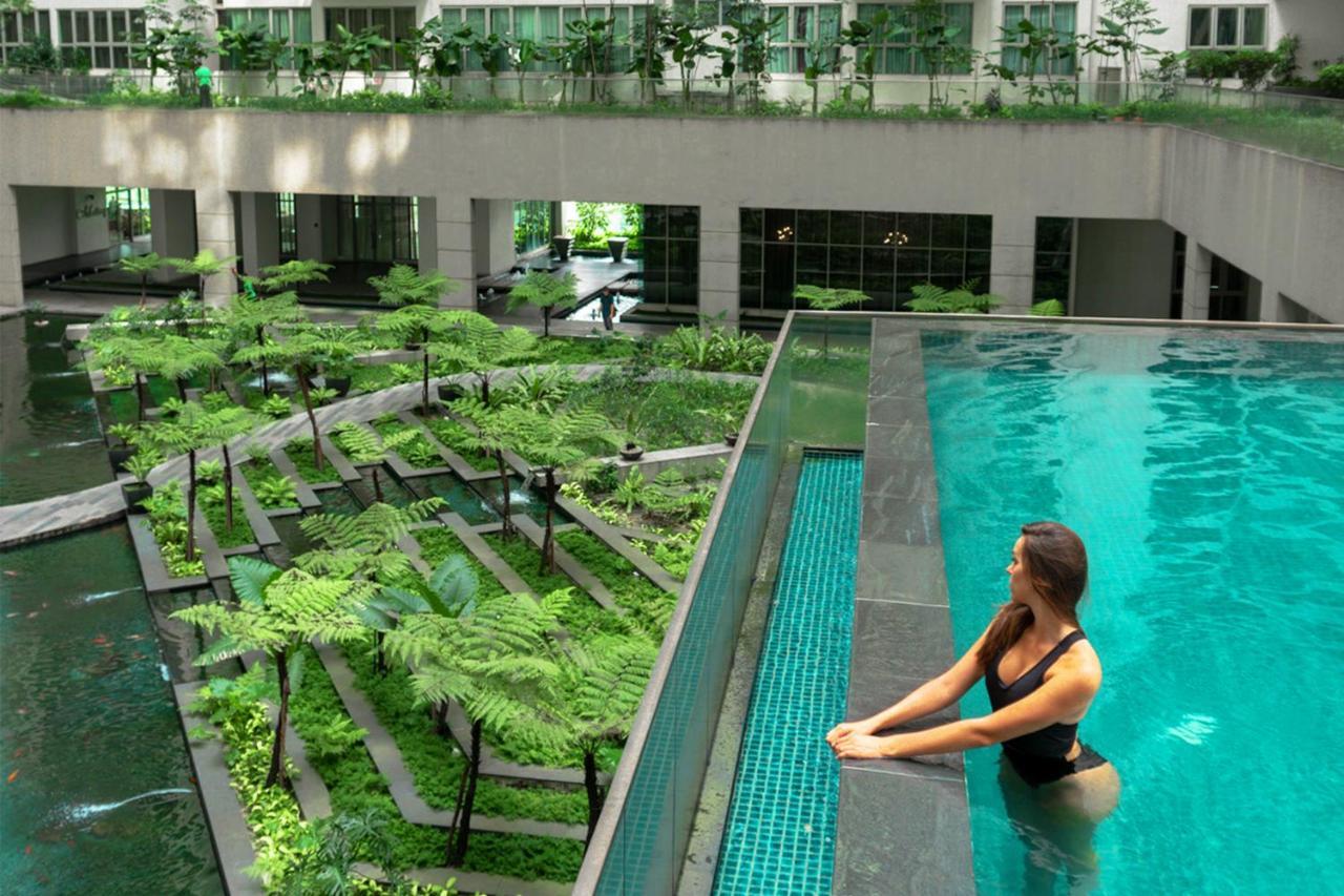 Upper View Regalia Hotel Куала Лумпур Екстериор снимка